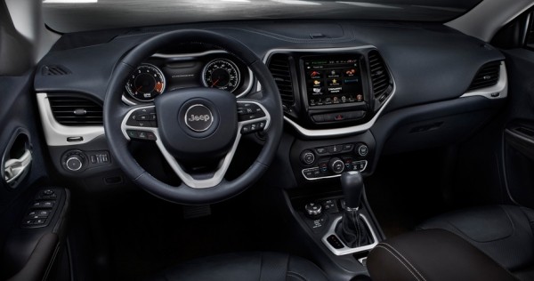 Кроссовер Jeep Cherokee поедет на&nbsp;сервис из-за &laquo;автомата&raquo;