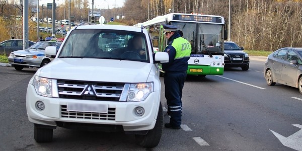 «Бросили документы и забыли». Водитель сохранил номер и остался без прав «Бросили документы и забыли». Водитель сохранил номер и остался без прав