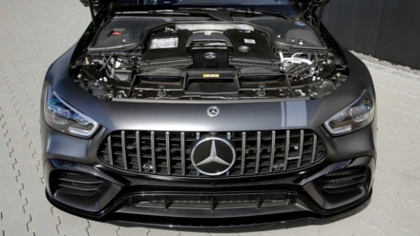 Топ-версия Mercedes-AMG GT 63 4-door Coupe стала быстрее Ferrari 812 Superfast