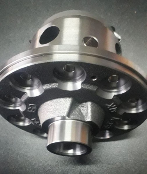 Из того, что было: кто делает редукторы, которые гудят и разваливаются