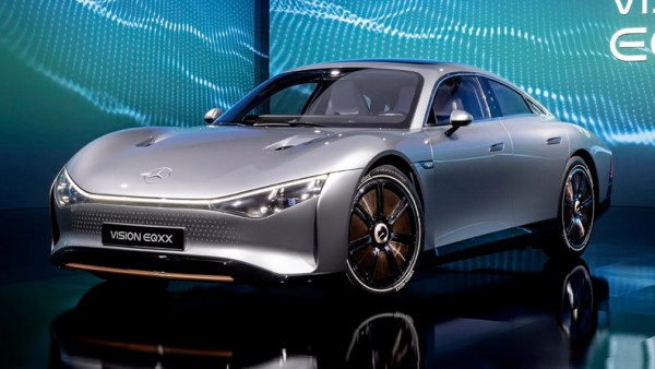 В Сети появились независимые рендеры нового седана Mercedes-Benz EQC