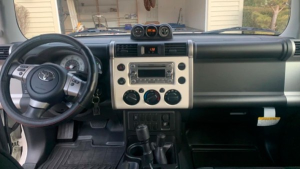 За Toyota FJ Cruiser 2013 года выпуска заплатили втрое дороже нового