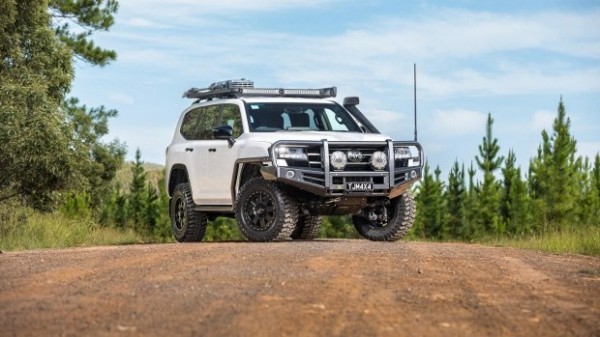 Австралийцы представили правильный Land Cruiser 300