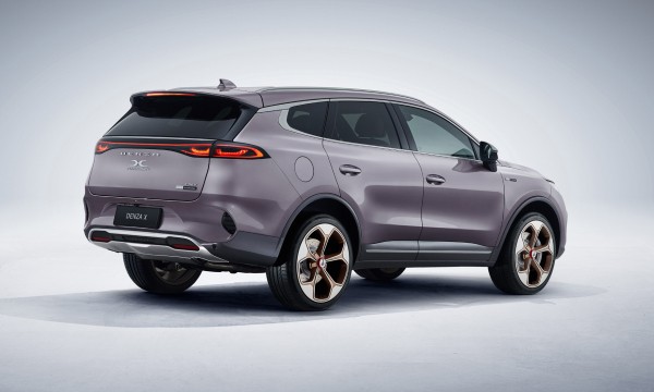 Daimler и BYD реорганизуют совместную марку Denza