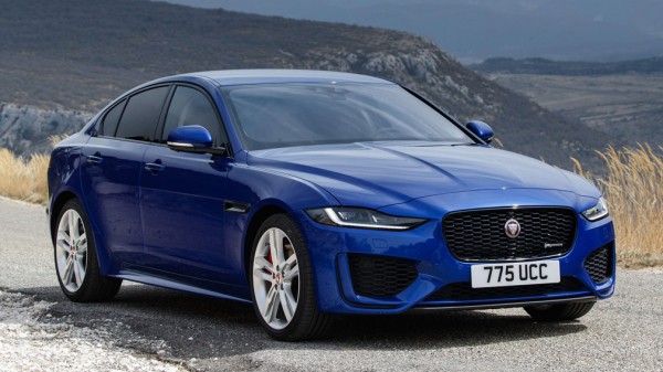 ТОП-3 премиальных седанов, покинувших рынок России в 2021 году