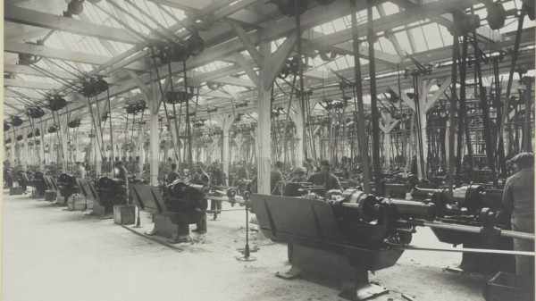 ТОП-5 автокомпаний, которые начинали бизнес не с производства автомобилей