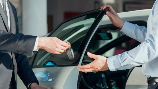 Допы и наценки на новые автомобили могут разорить российских автодилеров через 2-3 года