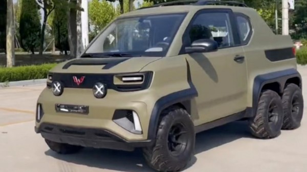 Китайская фирма Wuling предложит дешевую замену шестиколесному &laquo;Гелендвагену&raquo;