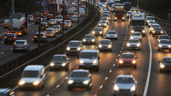 Автоэксперт Максим Едрышов настоятельно рекомендует россиянам следить за старыми авто