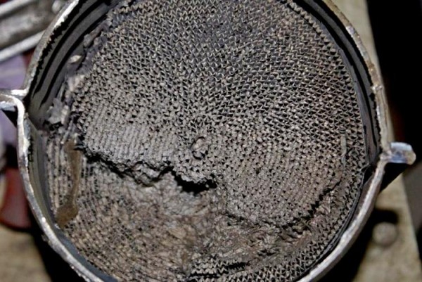 Автомобильный катализатор — что это такое и признаки его поломки Автомобильный катализатор — что это такое и признаки его поломки