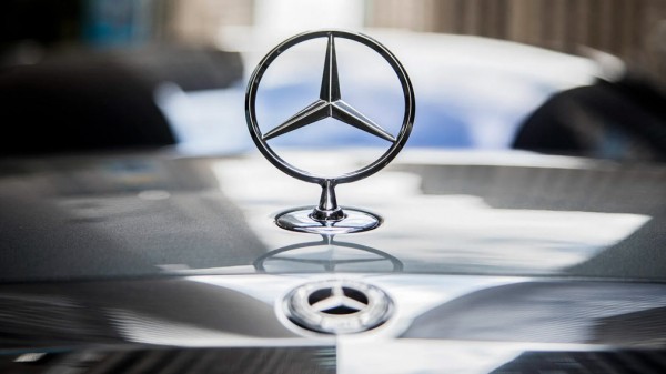 В Сети появились независимые рендеры нового седана Mercedes-Benz EQC