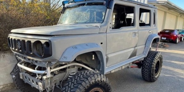 Японские студенты строят пятидверный Suzuki Jimny