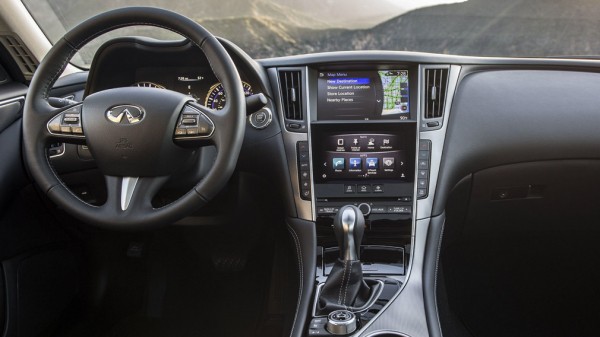 ТОП-3 премиальных седанов, покинувших рынок России в 2021 году