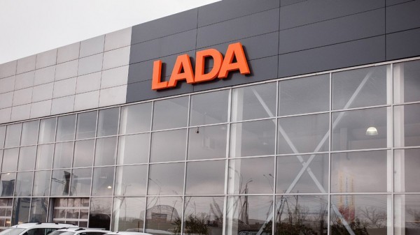 АвтоВАЗ запустил долгосрочную аренду автомобилей LADA360
