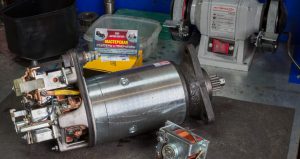 Электростартер автомобиля: принцип работы и неисправности