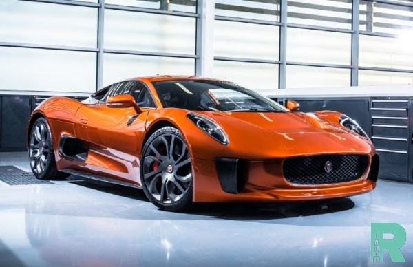 Jaguar C-X75 Джеймса Бонда продадут через аукцион
