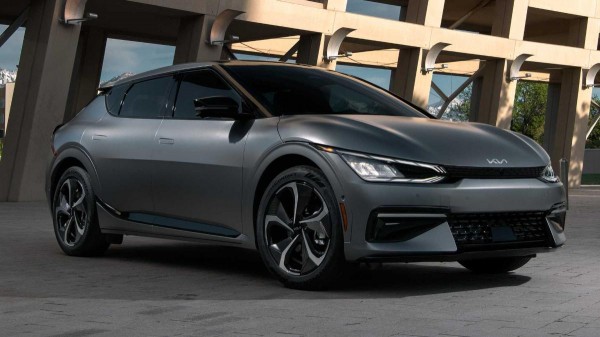 Опубликована цена электрического кроссовера Kia EV6 2022 