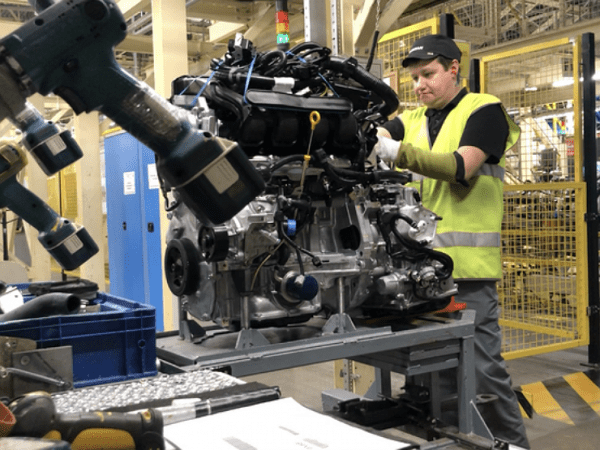 Почему власти страны ослабляют финансовую удавку на шее иностранных автопроизводителей