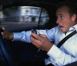 Противоскользящий коврик в машину: враг или помощник?