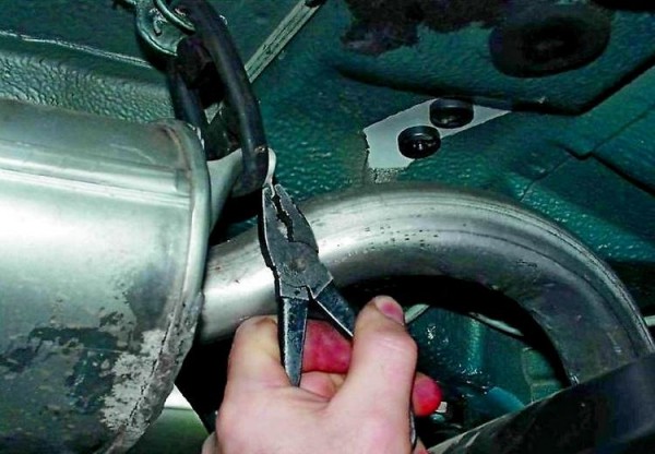 Ремонт глушителя автомобиля без сварки своими руками