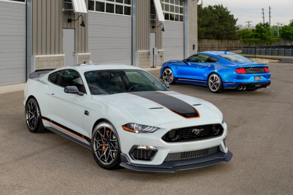 У Ford Mustang были худшие продажи в прошлом году, он проигрывает Dodge Challenger