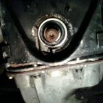 Упал уровень масла в двигателе: почему так происходит