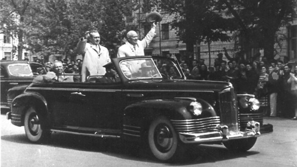 Автоэксперты рассказали, какие автомобили были у политических лидеров России прошлого Автоэксперты рассказали, какие автомобили были у политических лидеров России прошлого