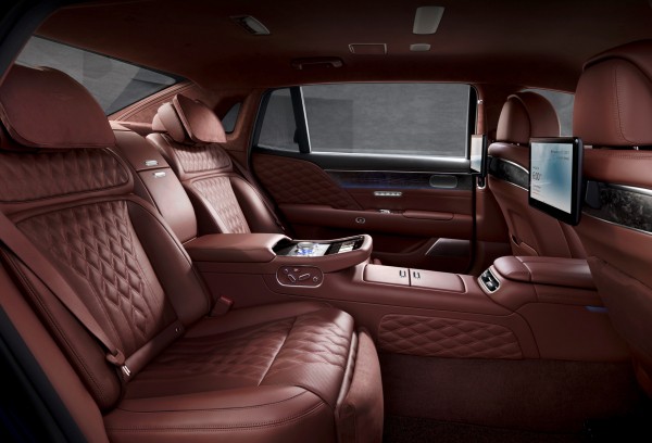 Флагманский Genesis G90 обзавёлся электрическим нагнетателем