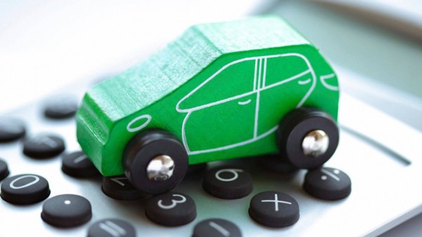 Авторынок РФ попал в долговую пробку: продажи стремительно падают