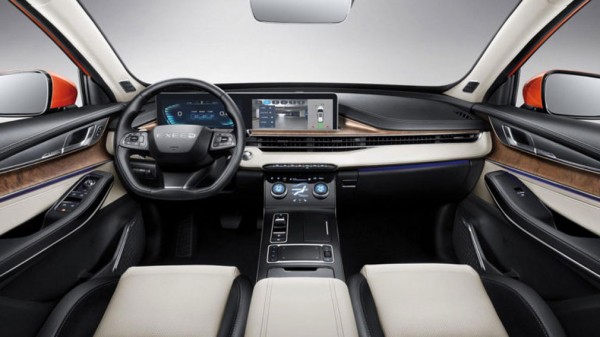 Российская премьера нового кроссовера Exeed LX состоится в марте