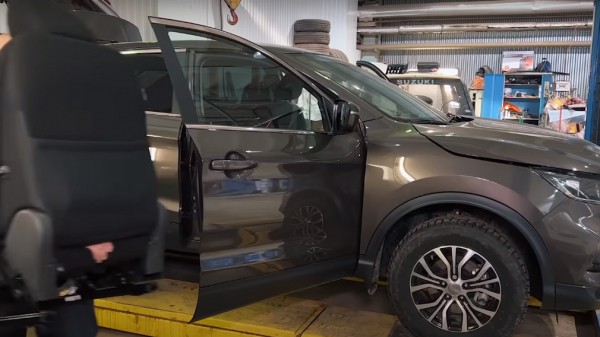 Блогер разобрал новый кроссовер Nissan Qashqai и назвал его недостатки Блогер разобрал новый кроссовер Nissan Qashqai и назвал его недостатки