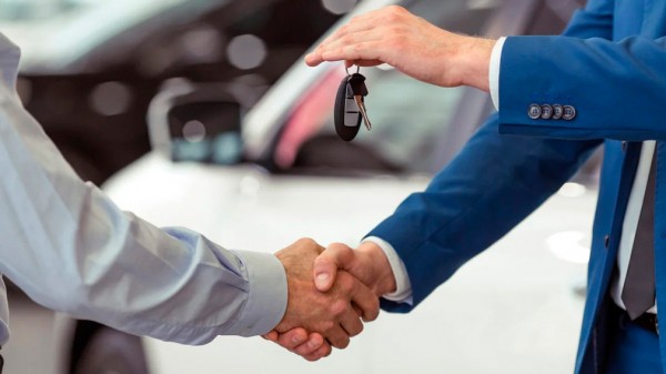 Стало известно, как вырастут цены новые автомобили на рынке России в 2022 году