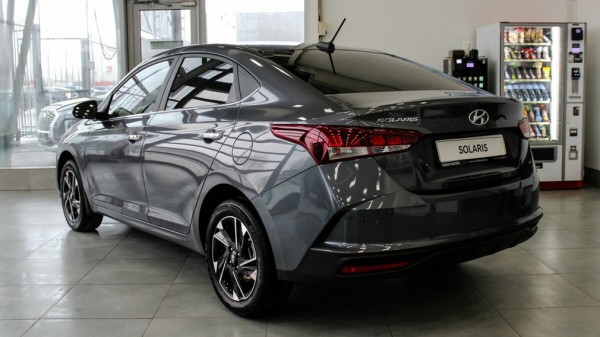 В Сети показали первые изображения седана Hyundai Solaris нового поколения