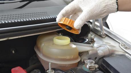 Антифриз кипит и бурлит в расширительном бачке: причины