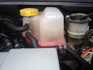 Антифриз кипит и бурлит в расширительном бачке: причины