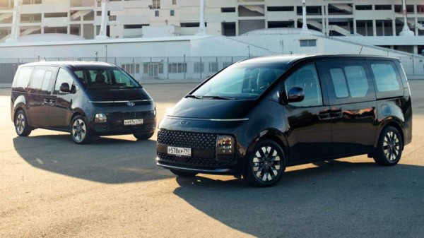 Названа стоимость минивэна Hyundai Staria для России
