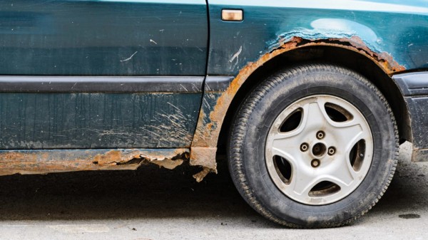 Эксперты рассказали, что можно сделать со ржавчиной на кузове автомобиля
