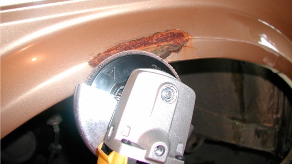 Эксперты рассказали, что можно сделать со ржавчиной на кузове автомобиля