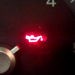 Двигатель берет масло, но не дымит: почему так происходит