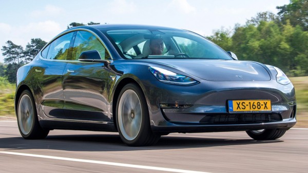 Ford Mustang Mach-E стал лучшим электрокаром года в США