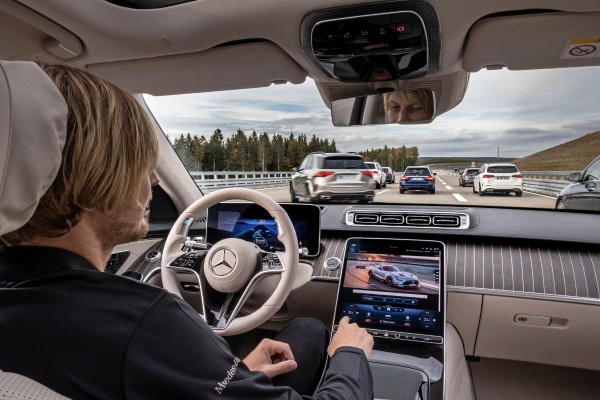 Mercedes-Benz планирует вывести автомобили с автопилотом 3-го уровня на дороги США в 2022 году Mercedes-Benz планирует вывести автомобили с автопилотом 3-го уровня на дороги США в 2022 году