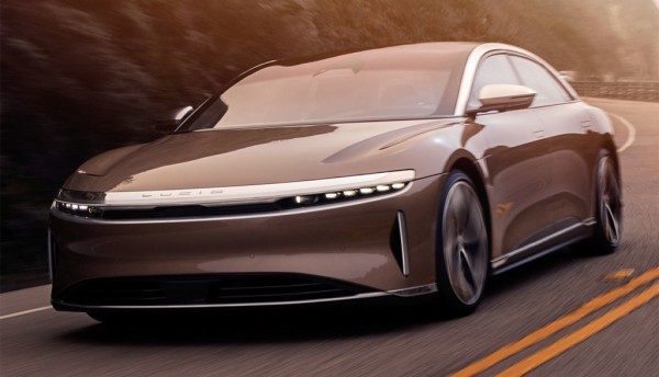 Porsche Taycan не может обогнать китайский Lucid Air мощностью 1111 л.с.