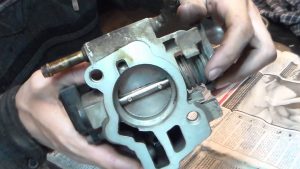 При нагреве двигателя плавают обороты: возможные причины, диагностика, ремонт