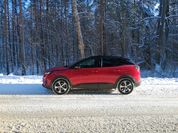 Прочь от безумного мира: духовное путешествие на новом Peugeot 3008 Прочь от безумного мира: духовное путешествие на новом Peugeot 3008