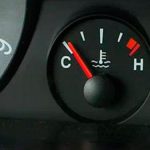 Прыгает стрелка температуры двигателя: почему так происходит и что делать водителю