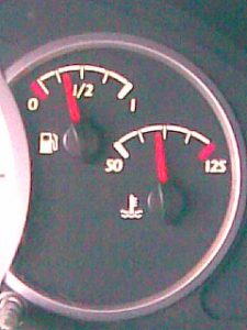 Прыгает стрелка температуры двигателя: почему так происходит и что делать водителю