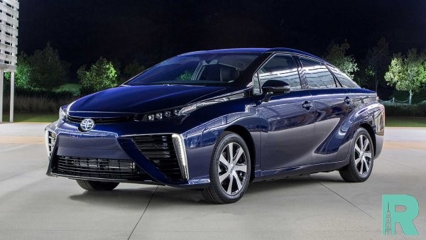 Toyota презентовала новое поколение водородного седана Mirai