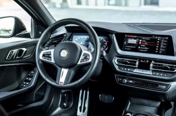 &laquo;Заряджений&raquo; хетчбек BMW M135i зробили ще потужнішим