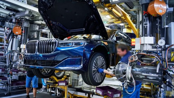 BMW и Volkswagen временно останавливают работу заводов в ЕС из-за нехватки деталей из Украины BMW и Volkswagen временно останавливают работу заводов в ЕС из-за нехватки деталей из Украины