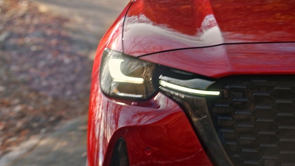 Компания Mazda окрасит новый гибридный кроссовер CX-60 в светоотражающую краску Компания Mazda окрасит новый гибридный кроссовер CX-60 в светоотражающую краску